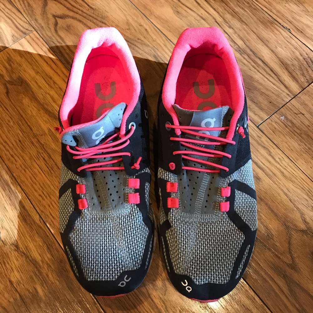 Women shoes size 7,5